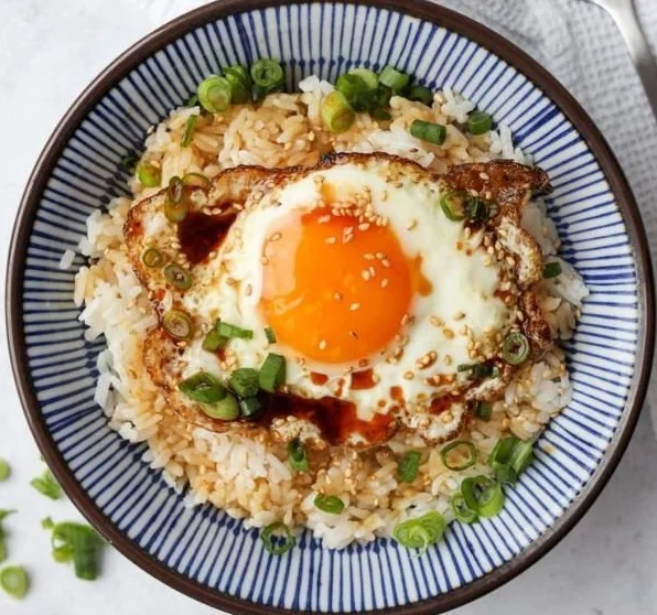 Easy Gyeran Bap – Korean Egg Rice