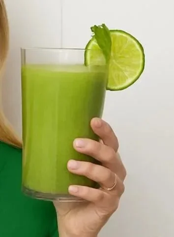 Reese Witherspoon's refreshing green smoothie recipe for healthy living